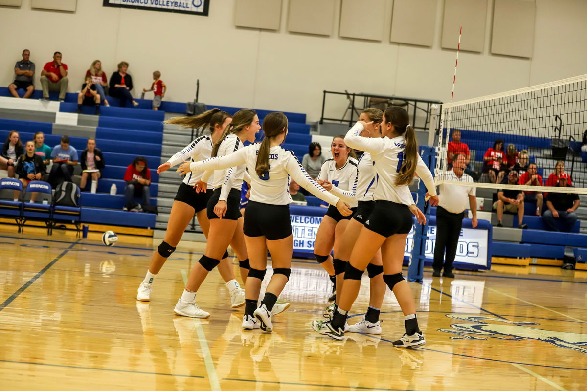 Centennial VB vs Sandy Creek (12).jpg